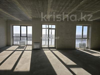 4-комнатная квартира, 132 м², 8/10 этаж, Исиналиева Михаила 1 за 65 млн 〒 в Павлодаре