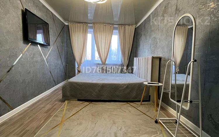 1-комнатная квартира · 35 м² · 4/4 этаж, Шевченко 132 — Остановка рахат по Назарбаева за 2 500 〒 в Талдыкоргане — фото 2