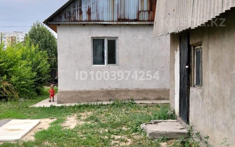 Жеке үй · 3 бөлме · 80 м² · 5.6 сот., Абылайхан 17, бағасы: 30 млн 〒 в  — фото 2