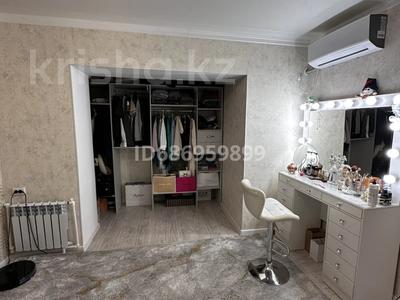 4-комнатная квартира · 87.2 м² · 5/5 этаж, мкр Центральный, Азаттык 75 — ТД Агила, аллея Кайыргали Смагулова за 27 млн 〒 в Атырау