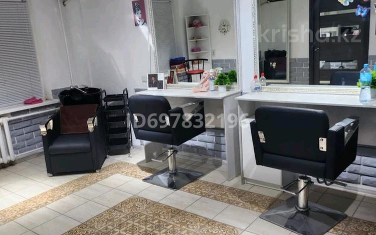 Салоны красоты · 60 м² за 40 000 ₸ в Атырау, мкр Жилгородок — фото 2