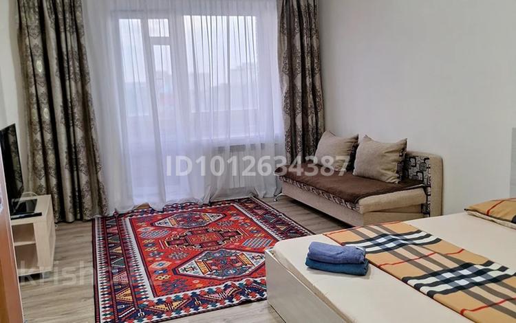 1-комнатная квартира · 50 м² · 5/9 этаж, Алтынсарина 32 за 10 000 ₸ в Костанае — фото 2