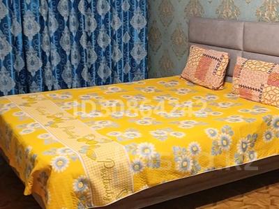 Сағатына пәтерлер в Алматы: 1-бөлмелі пәтер · 35 м² · 1/5 қабат, Макатаева — Макатаева, бағасы: 1 000 〒 1-бөлмелі пәтер · 35 м² · 1/5 қабат, Макатаева — Макатаева, бағасы: 1 000 〒 в Алматы
