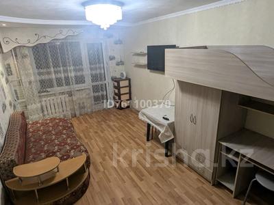 1-комнатная квартира · 32 м² · 4/5 этаж, Пришахтинск, Пришахтинск, 22й микрорайон 8 за 100 000 〒 в Караганде, Алихана Бокейханова р-н