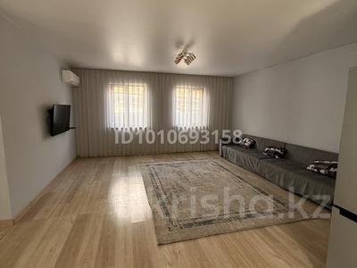 Жеке үй · 10 бөлме · 230 м² · 10.7 сот., мкр Шапагат, Биянху 105 — Рядом школа #150, бағасы: 170 млн ₸ в Алматы, Алатауский р-н