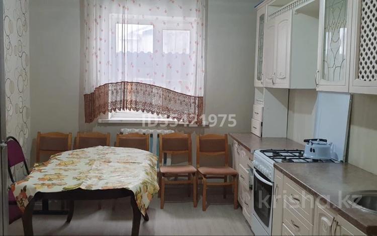 3-комнатный дом помесячно, 130 м², Афанасьева за 350 000 〒 в Атырау — фото 8