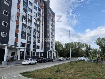 1-комнатная квартира, 43 м², 3/10 этаж помесячно, Базовая 4/3 — Драм театра за 170 000 〒 в Усть-Каменогорске