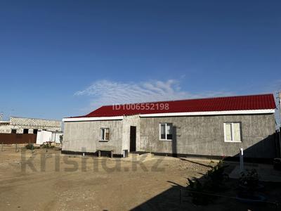 Отдельный дом · 3 комнаты · 100 м² · 100 сот., Еркынкала- 2 27 — Возле новой школы им. И. Алтынсарина. 25-я Остановка Еркынкала-2 за 22 млн 〒 в Атырау