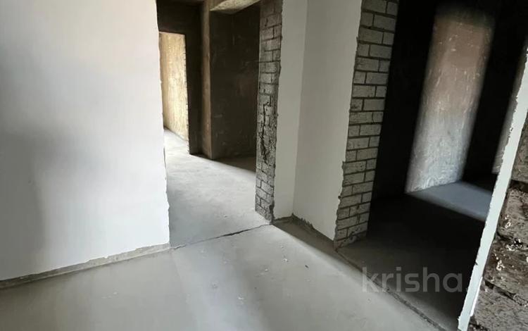 3-бөлмелі пәтер · 100 м² · 4/8 қабат, Трасса М-38, 34 34, бағасы: 40 млн ₸ в Семее — фото 2
