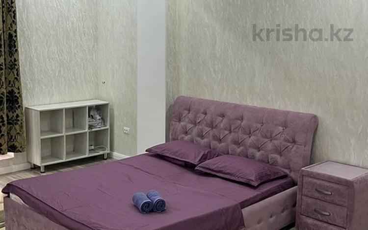 1-комнатная квартира · 55 м² · 6/9 этаж, 17-й мкр 104 за 10 000 ₸ в Актау — фото 2