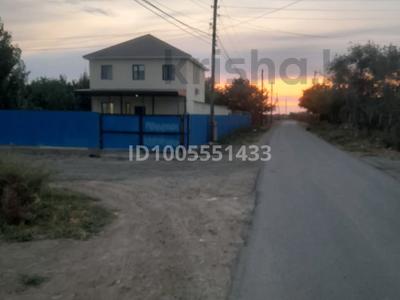 Отдельный дом · 4 комнаты · 160 м² · 6 сот., мкр Зарослый, Железнодорожников 118а 118а за 31 млн 〒 в Атырау