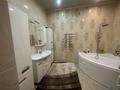 Жеке үй · 5 бөлме · 250 м² · 18 жүзд., Алатау село 57 — Төлеби көшесі, бағасы: 150 млн ₸ в Ленгере — фото 23