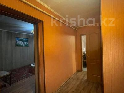 1-комнатная квартира · 38 м² · 2/9 этаж, Пр-т Шакарима 15 за 10 000 ₸ в Семее