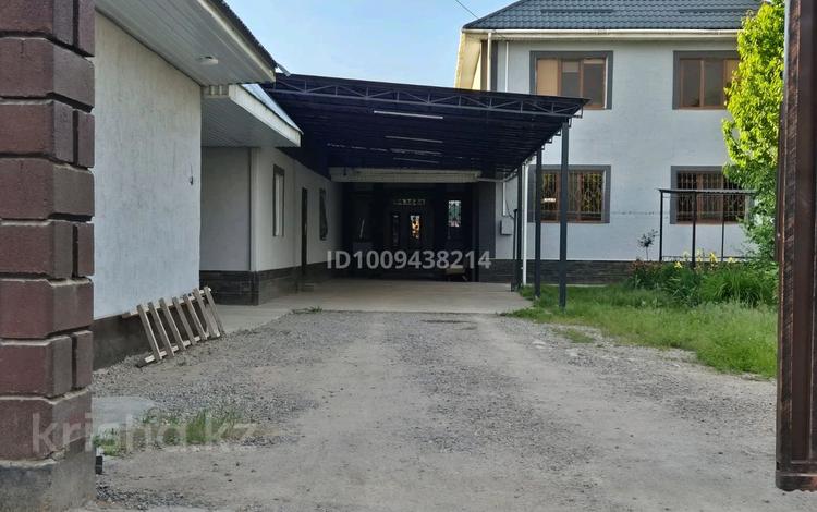 Отдельный дом · 6 комнат · 220.6 м² · 8 сот., Қарасай батыр 22 за 90 млн ₸ в Боралдае (Бурундай) — фото 40