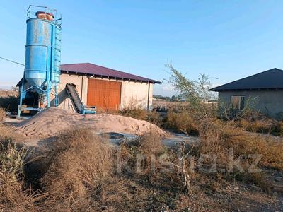 Продажа промбаз и заводов в Алматинской обл.: Завод · 50 соток, Астана трасса 1 — Лаура бетон, Дегирмен, Грин маркет за 79 млн 〒 Завод · 50 соток, Астана трасса 1 — Лаура бетон, Дегирмен, Грин маркет за 79 млн 〒 в