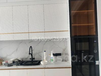 Отдельный дом · 4 комнаты · 200 м² · 220 сот., мкр Шугыла за 1 млн ₸ в Алматы, Наурызбайский р-н