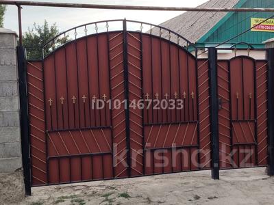 Отдельный дом · 4 комнаты · 120 м² · 10 сот., Бейбітшілік 10 — Напротив центрального стадиона за 7 млн ₸ в Бауыржан Момышулы