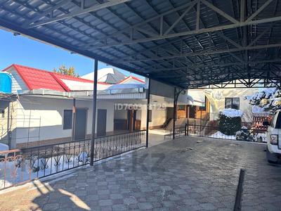 Отдельный дом · 8 комнат · 334 м² · 8 сот., Абылхайыр хана 3 за 150 млн 〒 в Жанатурмысе