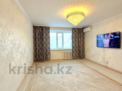 1-комнатная квартира · 37.4 м² · 4/5 этаж, мкр 12 за 12.5 млн 〒 в Актобе