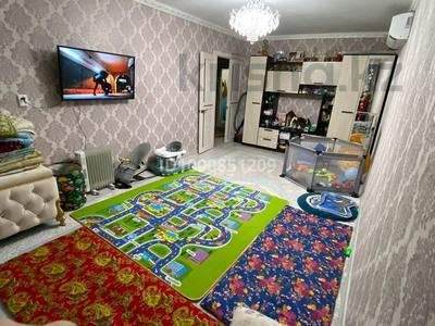 2-бөлмелі пәтер · 59 м² · 2/3 қабат, мкр Жилгородок 4/1, бағасы: 13 млн 〒 в Актобе