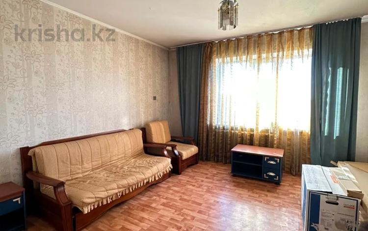 1-комнатная квартира · 42.4 м² · 8/10 этаж, ШАКАРИМА — ТРИ БОГАТЫРЯ ЦЕНТР за 15.9 млн ₸ в Семее — фото 2