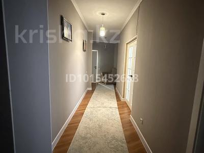 3-бөлмелі пәтер · 95 м² · 3/9 қабат, 33-ш/а. 21, бағасы: 27 млн ₸ в Актау, 33-й мкр