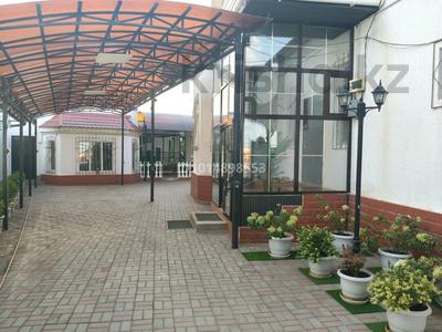 Отдельный дом · 7 комнат · 399 м² · 27 сот., Балуан Шолақ 65А за 120 млн ₸ в Толе би