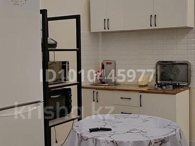 2-бөлмелі пәтер · 45 м² · 1 қабат, Мәншүк маметова 42а — После тц Сауран За остановкой маслором, бағасы: 200 000 ₸ в Атырау, мкр Жилгородок