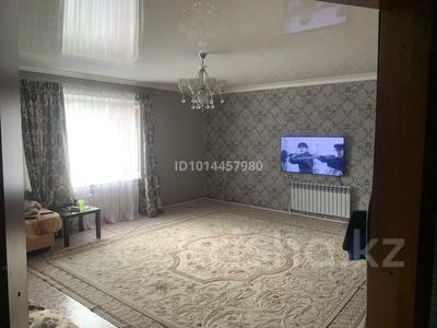Отдельный дом · 4 комнаты · 100 м² · 5.5 сот., Сагадат Нурмагамбетова 17 — Тауелсиздик-сагадат , в районе жд вокзала-нефтебаза за 55 млн ₸ в Костанае
