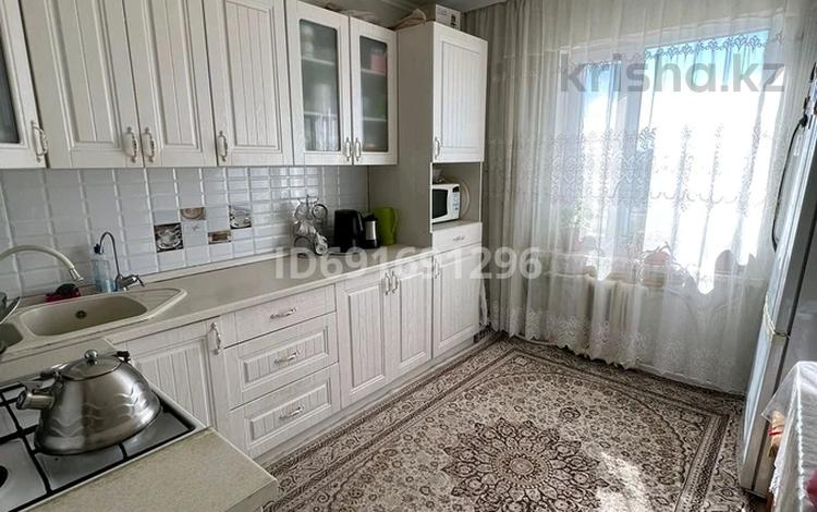 3-комнатная квартира · 93 м² · 4/5 этаж, 5мкр 40 за 250 000 ₸ в Конаеве — фото 2