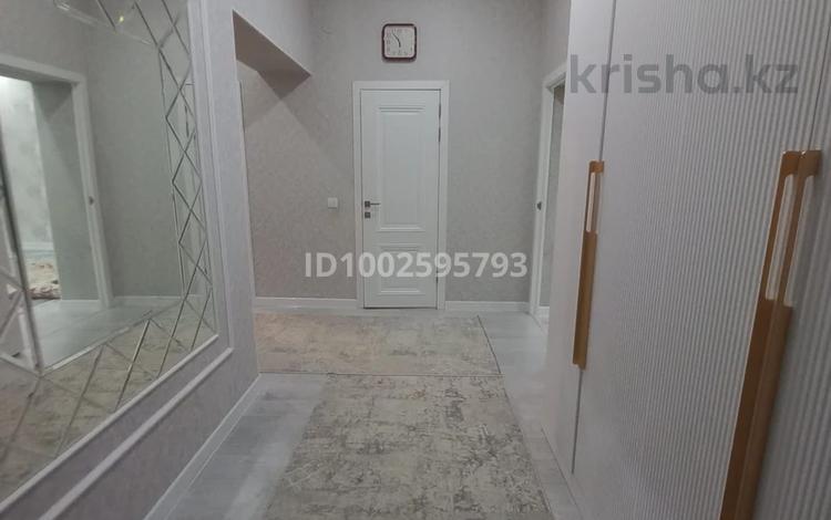 2-комнатная квартира · 70.7 м² · 5/8 этаж, 29-й мкр 22 за 24.3 млн 〒 в Актау — фото 2