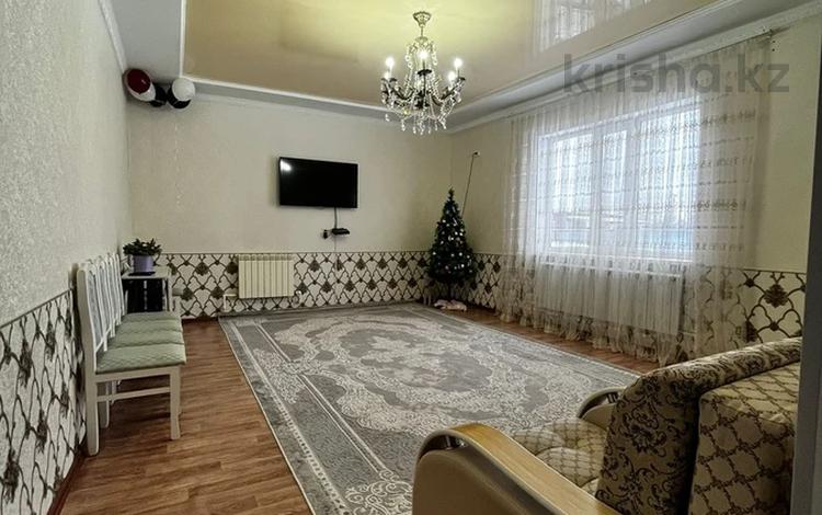 Жеке үй • 4 бөлмелер • 120 м² • 8 сот., Актюбсельмаш 296, бағасы: 25 млн 〒 в Актобе, мкр. Сельмаш — фото 2