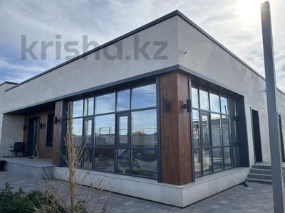 Отдельный дом · 4 комнаты · 200 м², Абылай Хана за 250 млн ₸ в Косшы