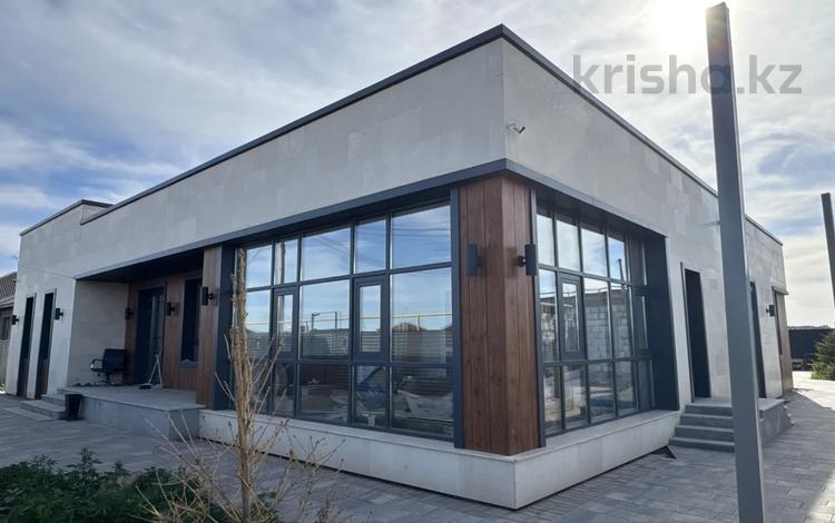 Отдельный дом · 4 комнаты · 200 м², Абылай Хана за 250 млн ₸ в Косшы — фото 2