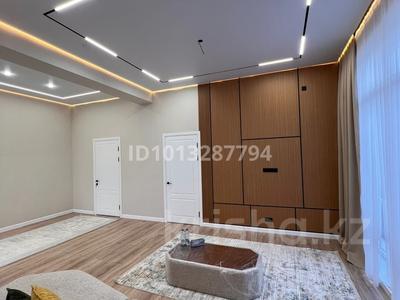 Отдельный дом · 5 комнат · 200 м² · , мкр Калкаман-2 — Жакаева 155 за 115 млн ₸ в Алматы, Наурызбайский р-н