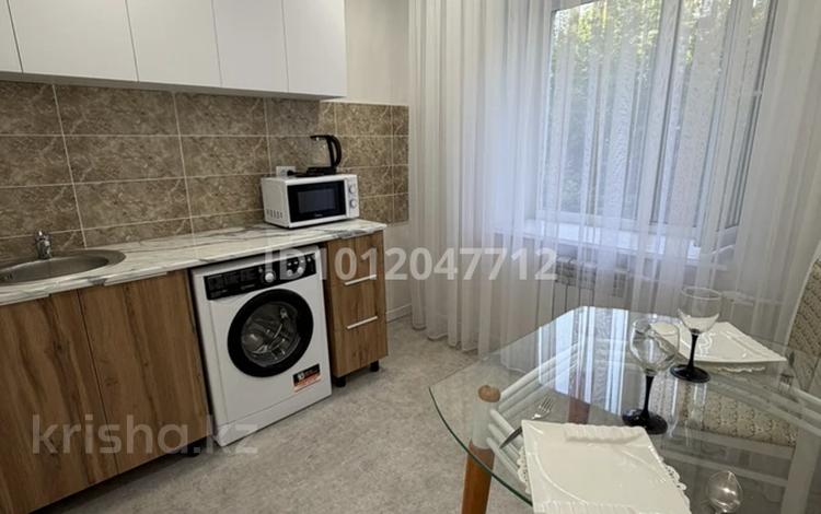 1-комнатная квартира · 30 м² · 2/5 этаж, Бауыржана Момышулы за 3 000 ₸ в Темиртау — фото 2