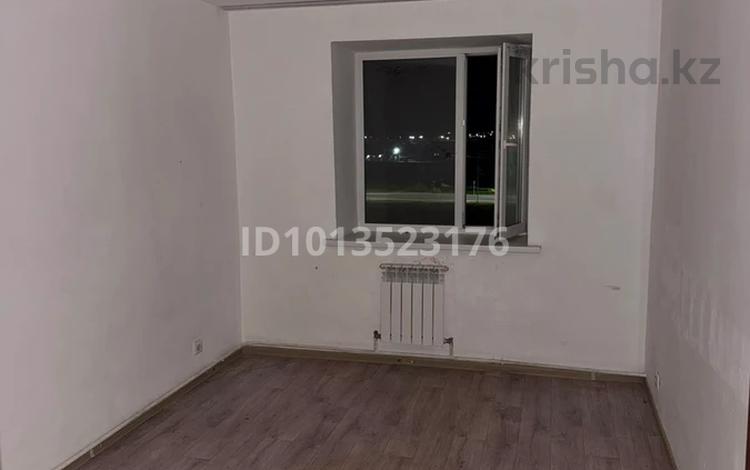 3-комнатная квартира · 59 м² · 5/5 этаж, Улица Строителей за 90 000 ₸ в Аксу — фото 2