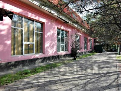 Еркін, кеңселер, дүкендер мен бутиктер, қоймалар, қоғамдық тамақтану орны, сұлулық салондары, медорталықтар мен дәріханалар, білім орталықтары, ойын-сауық · 720 м², бағасы: 360 млн ₸ в Алматы, Жетысуский р-н
