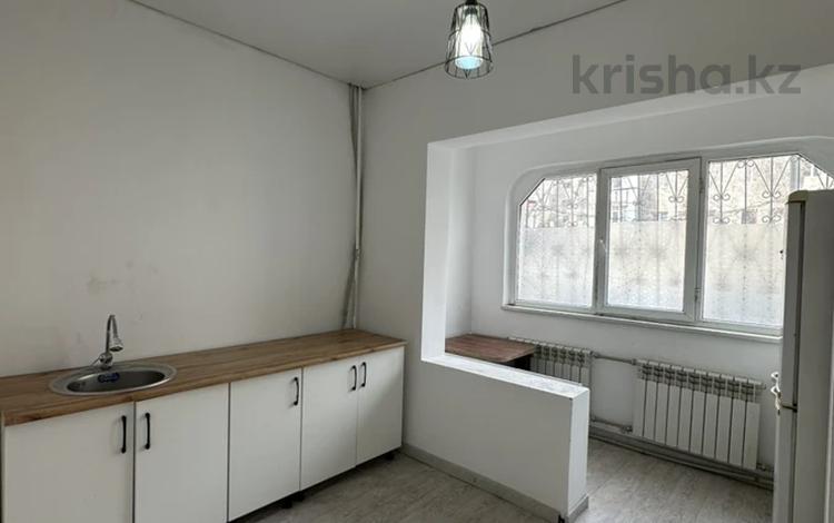 1-бөлмелі пәтер · 42 м² · 1/5 қабат, 4 микрорайон, бағасы: 17.5 млн ₸ в Конаеве — фото 4