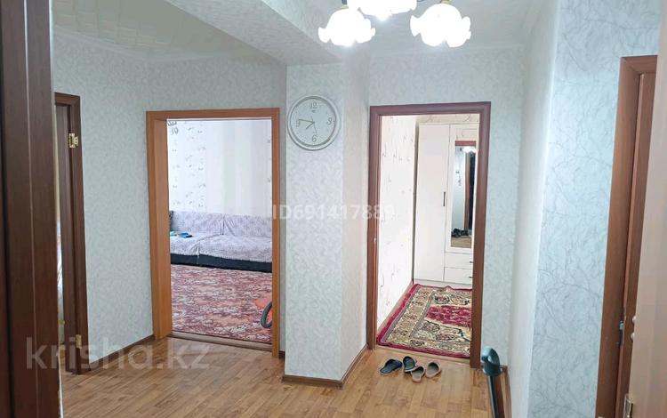 3-комнатная квартира, 75 м², 2/5 этаж помесячно, Ракишова 12 — Мкр Мушелтой 12 дом