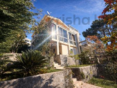 Отдельный дом · 4 комнаты · 140 м² · 2.4 сот., Šušanj за 135 млн 〒 в Баре