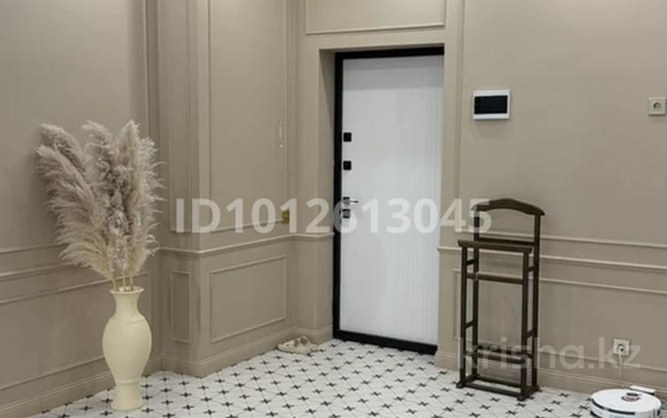 3-комнатная квартира · 80 м² · 6 этаж, Курмангазы 8/2 1 за 400 000 ₸ в Атырау, мкр Авангард-2 — фото 2
