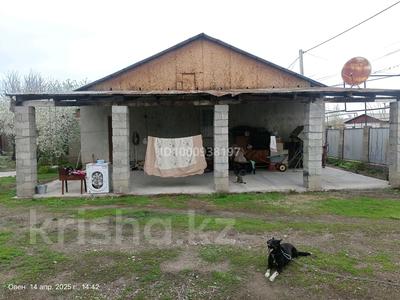 Отдельный дом · 4 комнаты · 80 м² · 5.3 сот., Саурык Батыра 70г — Наргиз магазин за 8.8 млн 〒 в Узынагаш