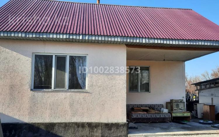 Отдельный дом · 2 комнаты · 18.5 м² · 7.5 сот., Момышулы 401 — Байконур за 25 млн ₸ в  — фото 2