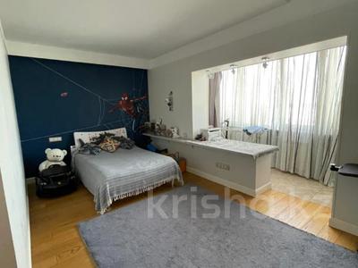 3-комнатная квартира · 112 м² · 10/13 этаж, микрорайон Керемет за 110 млн 〒 в Алматы, Бостандыкский р-н
