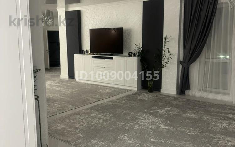 4-бөлмелі пәтер · 147 м² · 4/9 қабат, мкр Самал-2 105, бағасы: 250 млн 〒 в Алматы, Медеуский р-н — фото 2