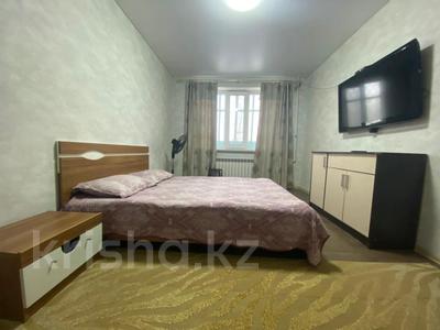 1-комнатная квартира · 37 м² · 1/5 этаж, мкр 8, Марат Оспанова 58 за 8 000 〒 в Актобе