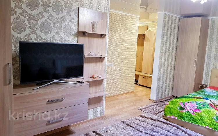1-комнатная квартира, 37 м², 3/5 этаж по часам, Естая 56 — Бектурова за 3 500 〒 в Павлодаре — фото 2
