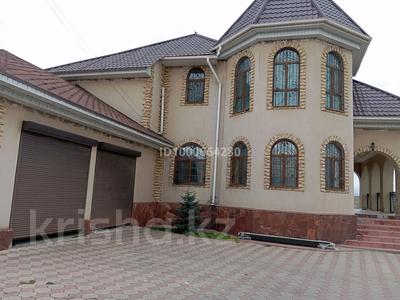 Дом · 10 комнат · 400 м², Сарымолдаева 200 — Сарымолдаева Артықбаева. Ближе кафе Достар за 120 000 〒 в Мерке