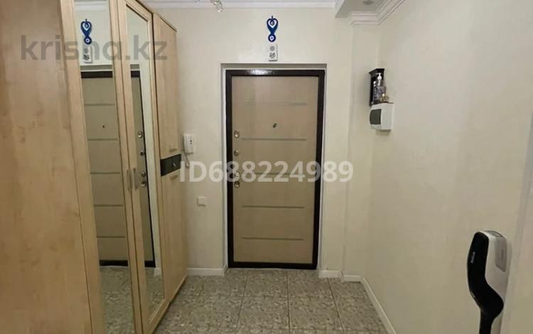 3-комнатная квартира, 105 м², 3/9 этаж, әзілхан нұршайықова 6/1